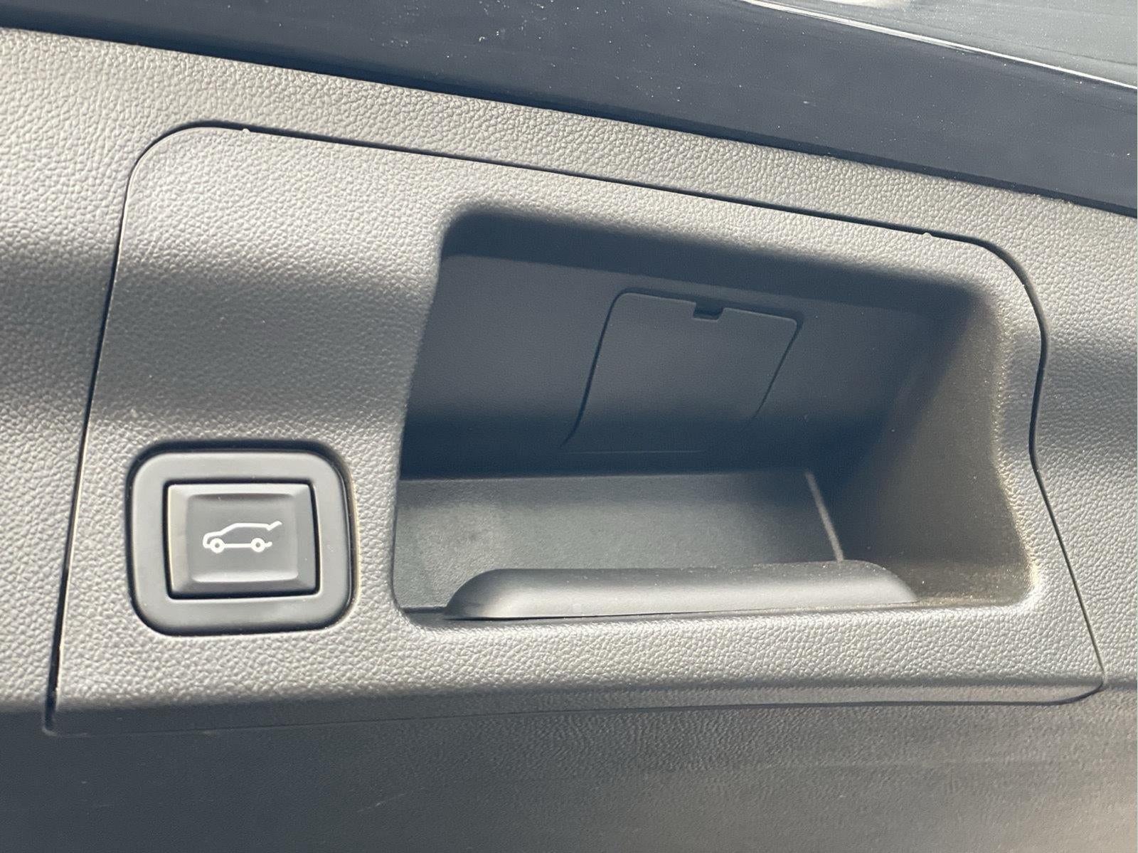 2022 GMC Acadia SLT