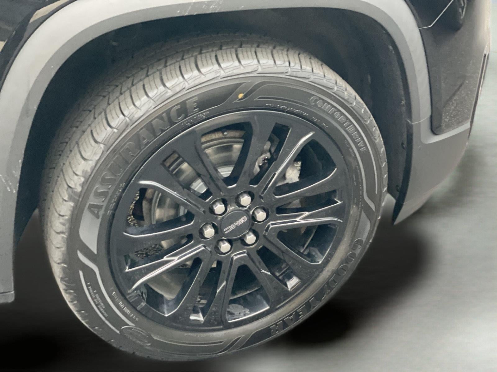 2022 GMC Acadia SLT