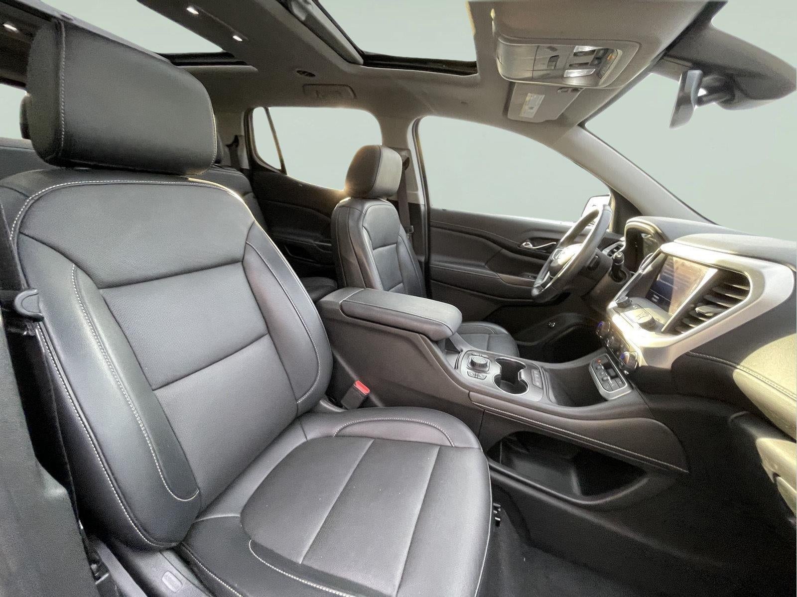 2022 GMC Acadia SLT