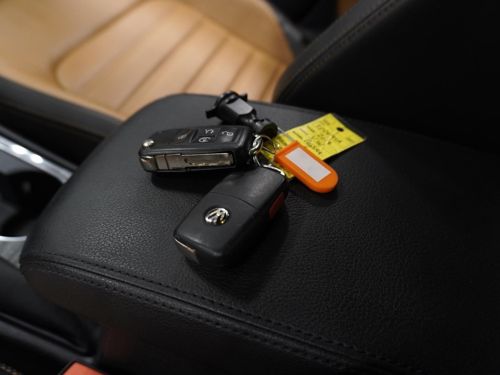 2018 Volkswagen Passat 2.0T SEL Premium