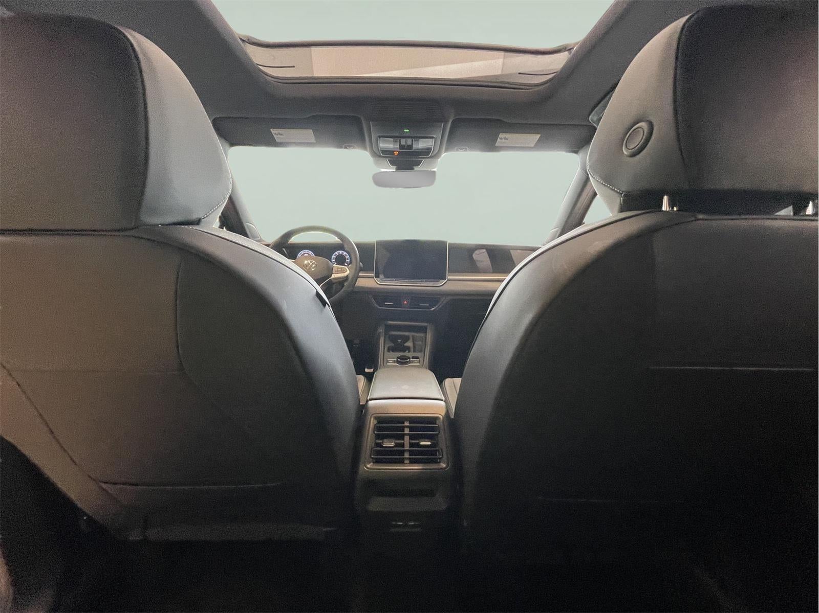 2025 Volkswagen Tiguan SE R-Line Black