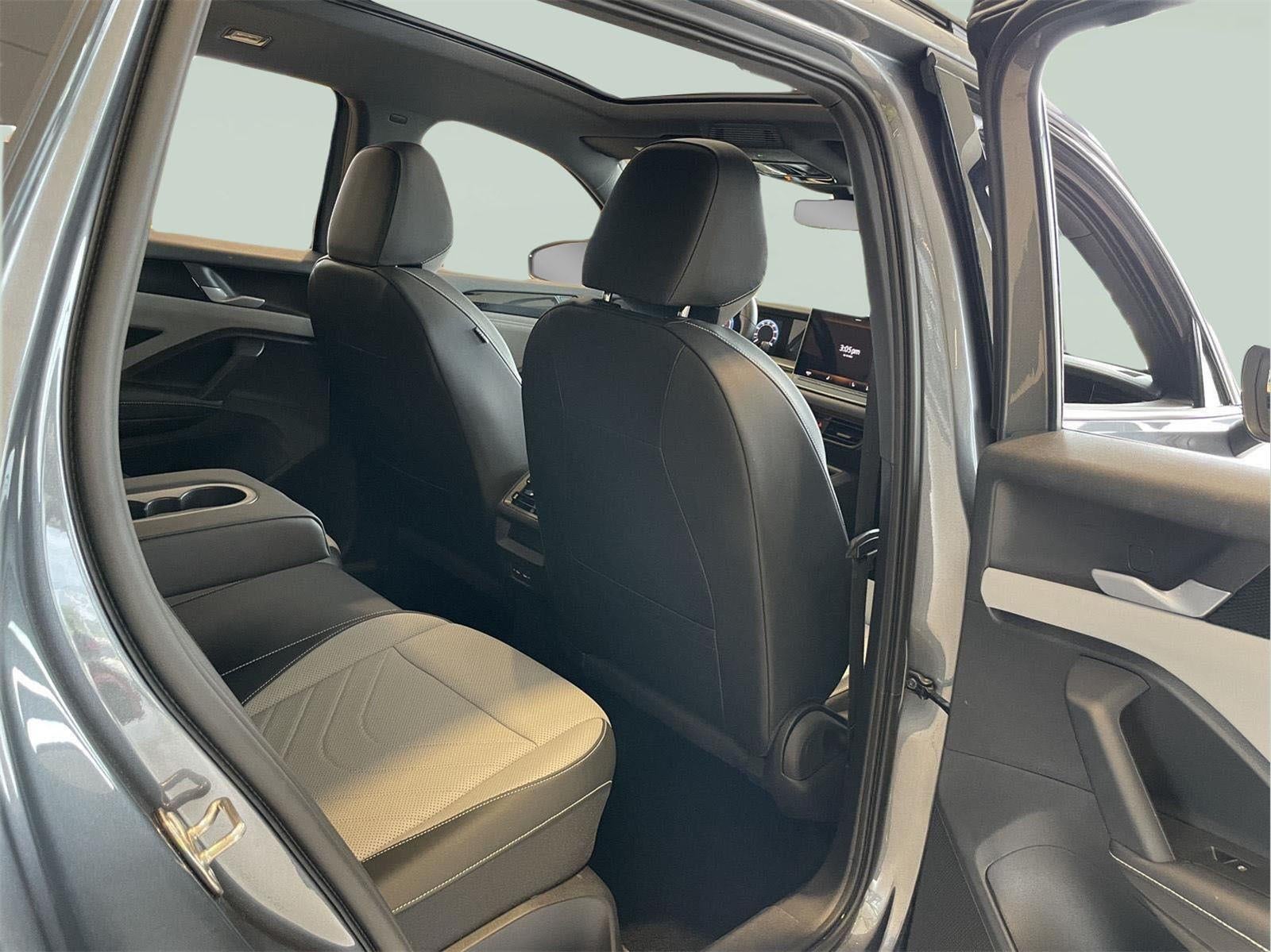 2025 Volkswagen Tiguan SE R-Line Black