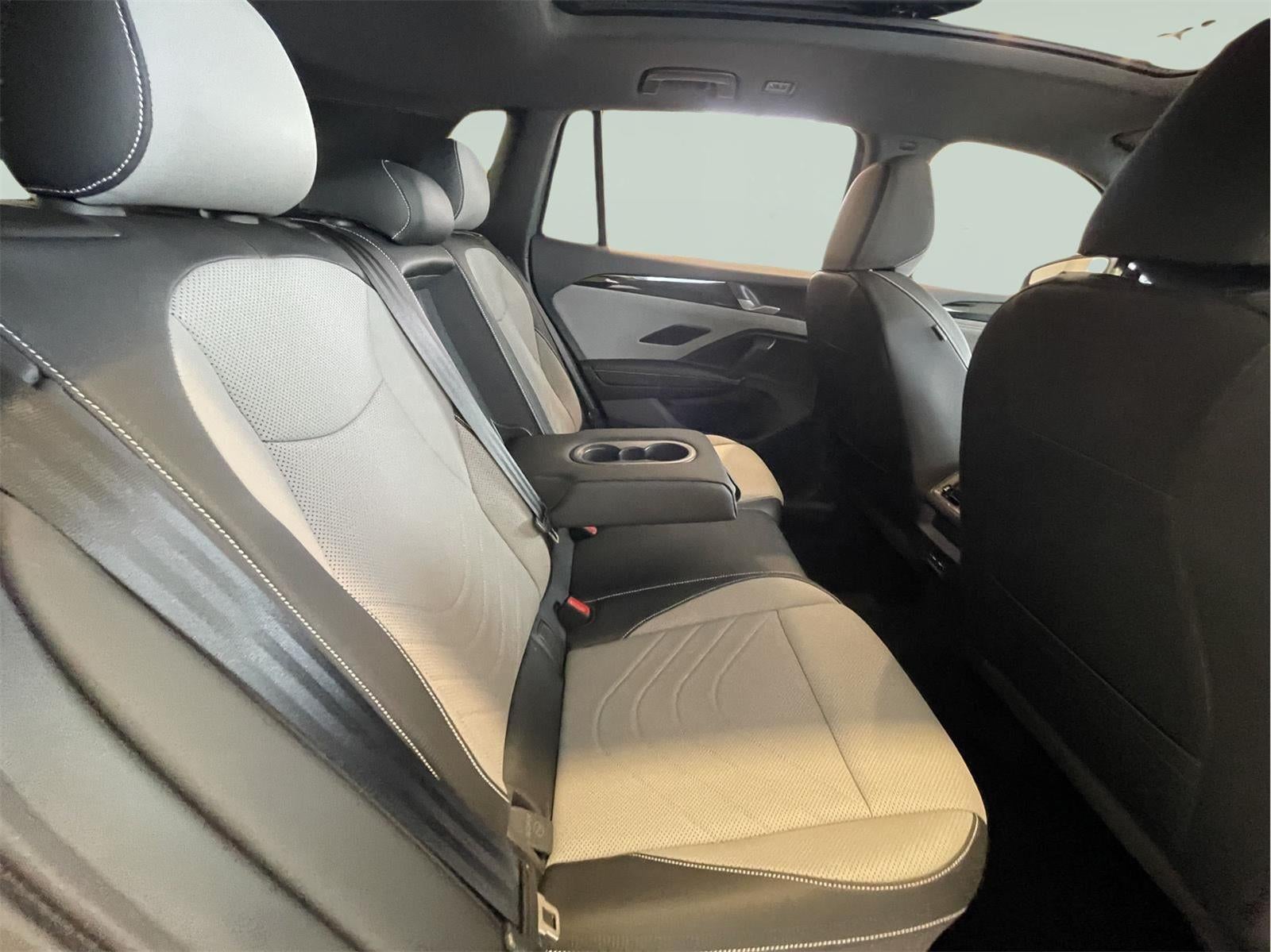 2025 Volkswagen Tiguan SE R-Line Black
