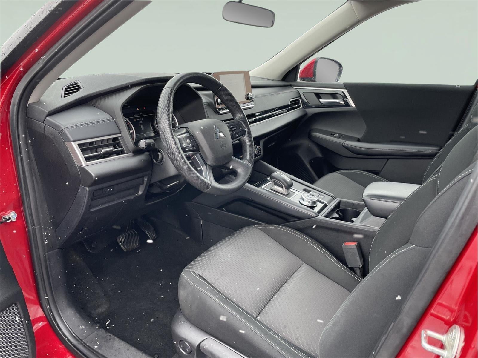 2022 Mitsubishi Outlander ES