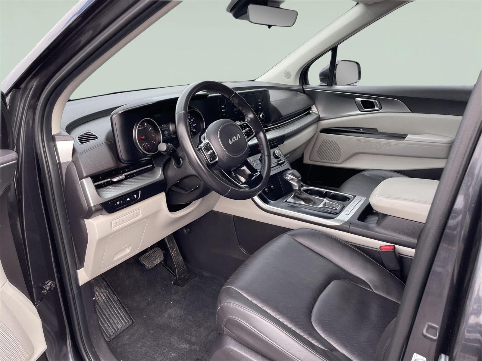 2023 Kia Carnival LX