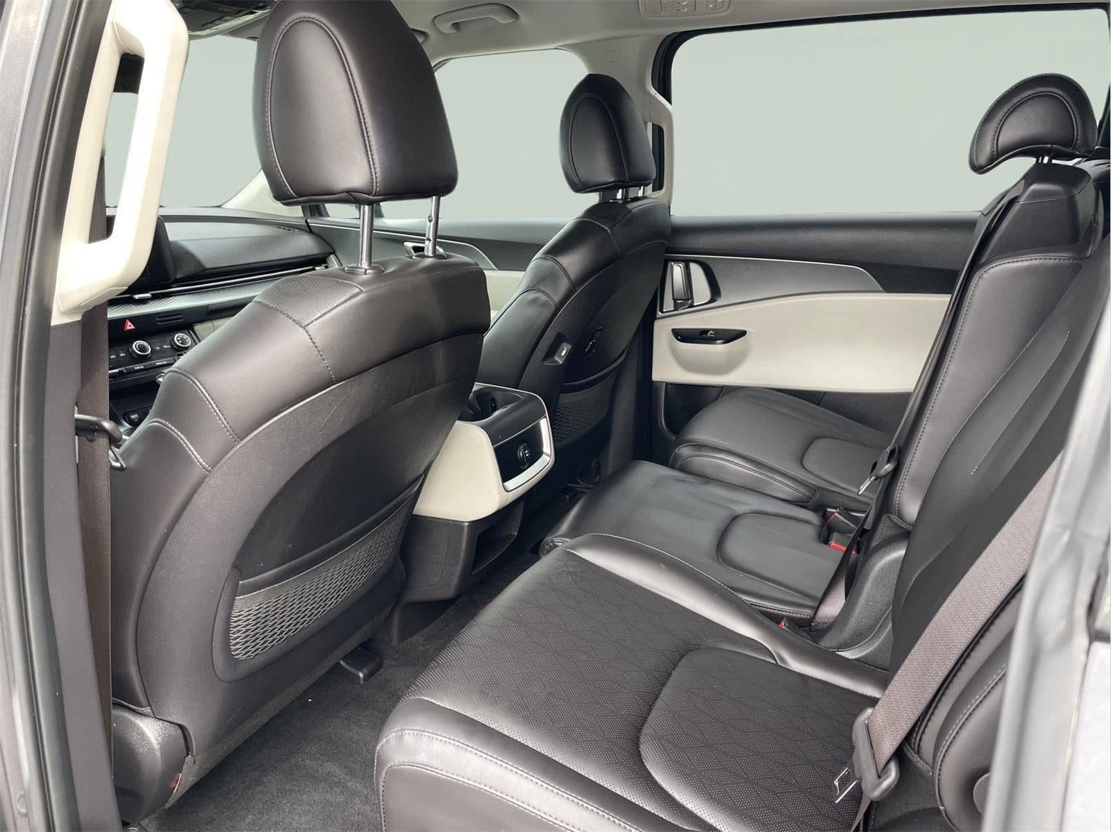 2023 Kia Carnival LX