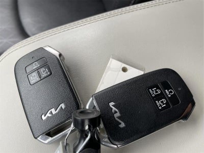 2023 Kia Carnival LX