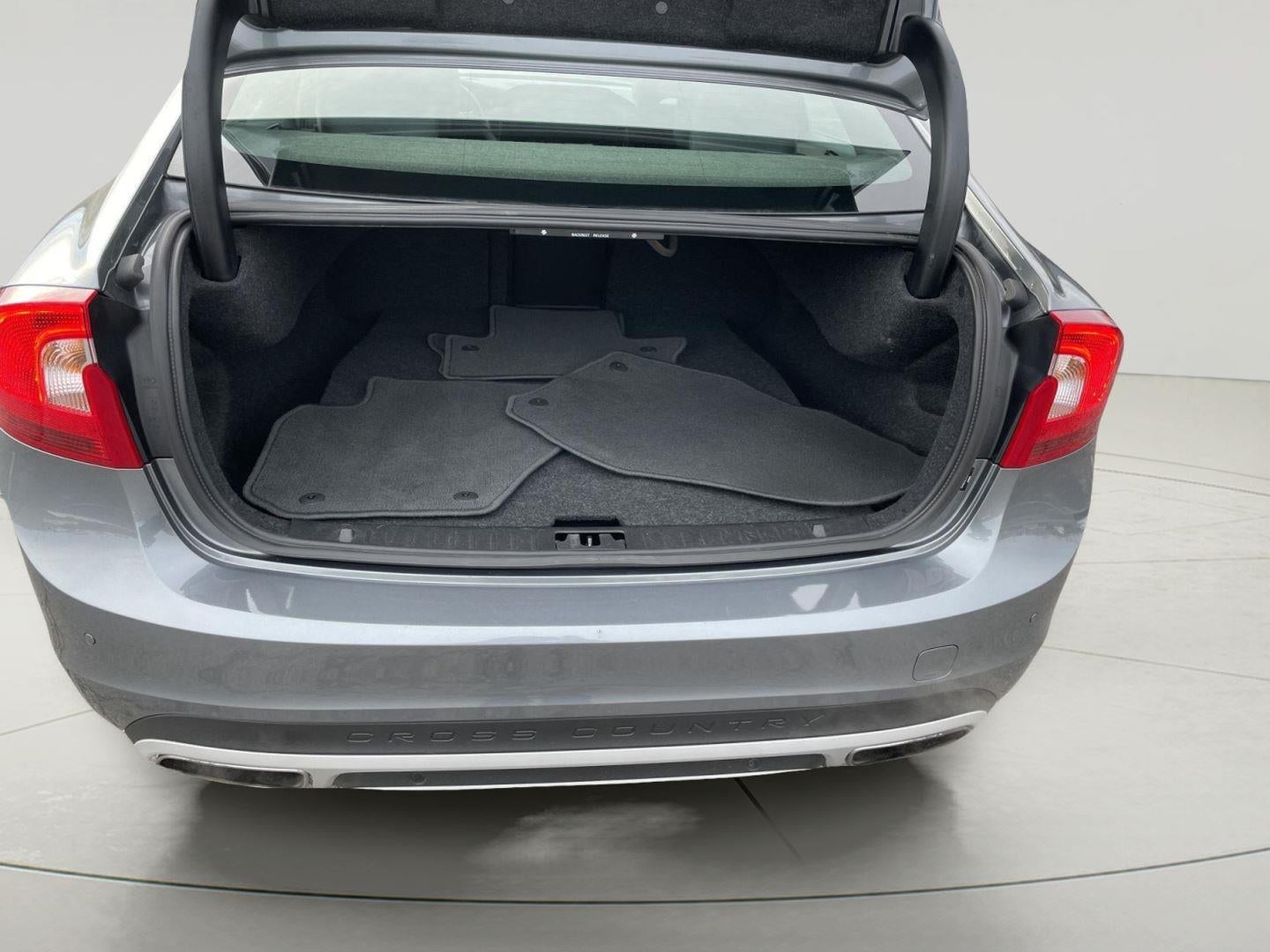 2017 Volvo S60 Cross Country SEDAN